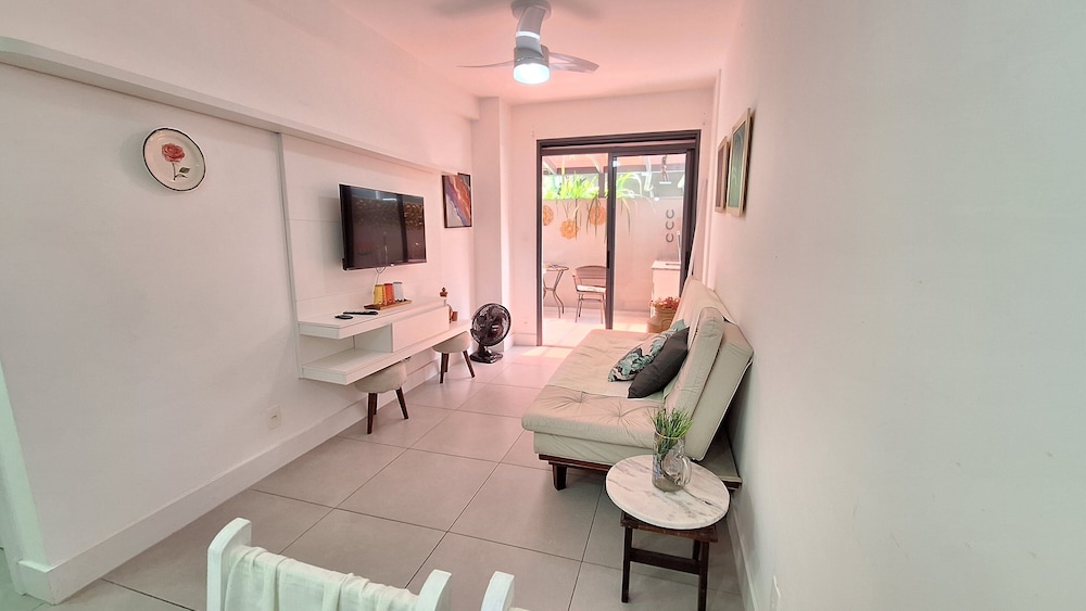 Apto moderno com miniquintal e piscina