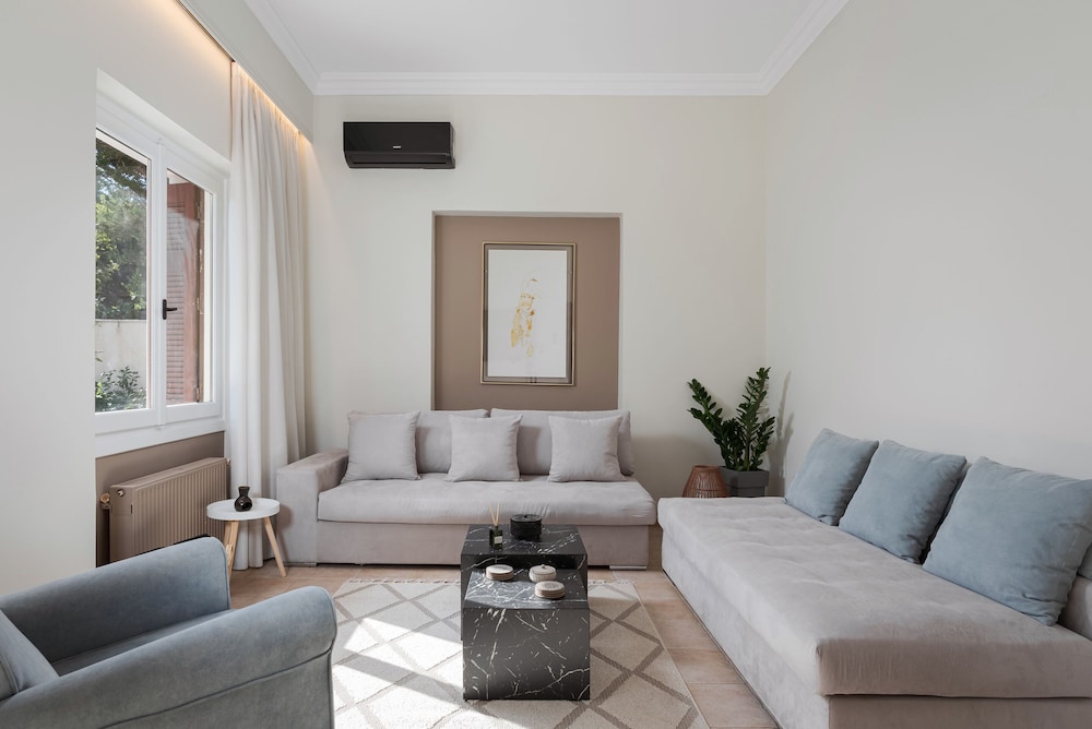 Elaia House Glyfada