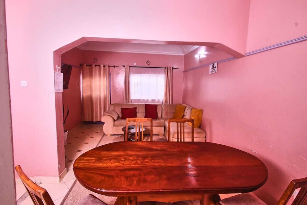 Lux Suites The Pink House Naivasha