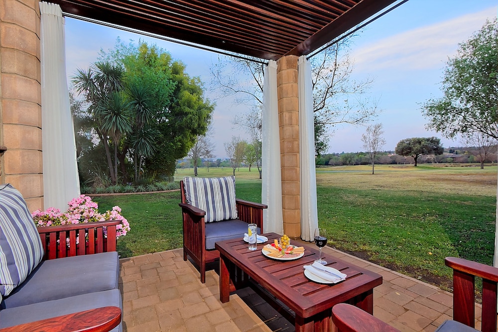 Centurion Golf Suites Boca Walk