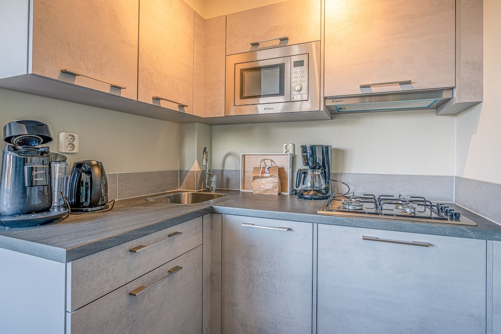 Nice Pet-friendly Apartment Near the Center of De Koog