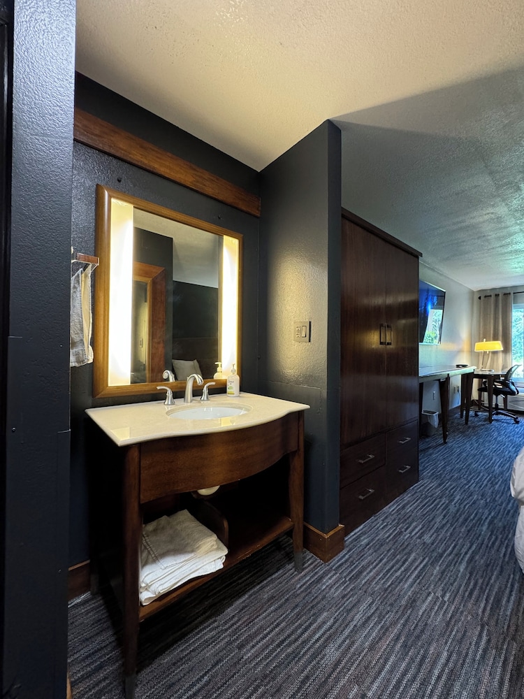 Cordele Vacations - Lux Hotel - Property Image 7