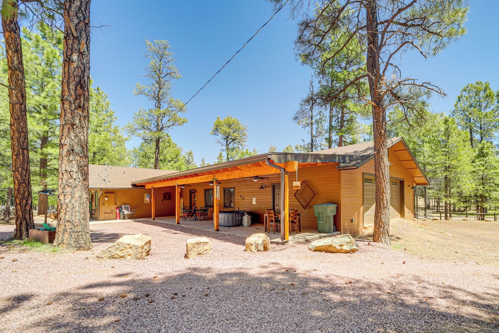 Fire Pit + Trail Access: Spacious Happy Jack Cabin
