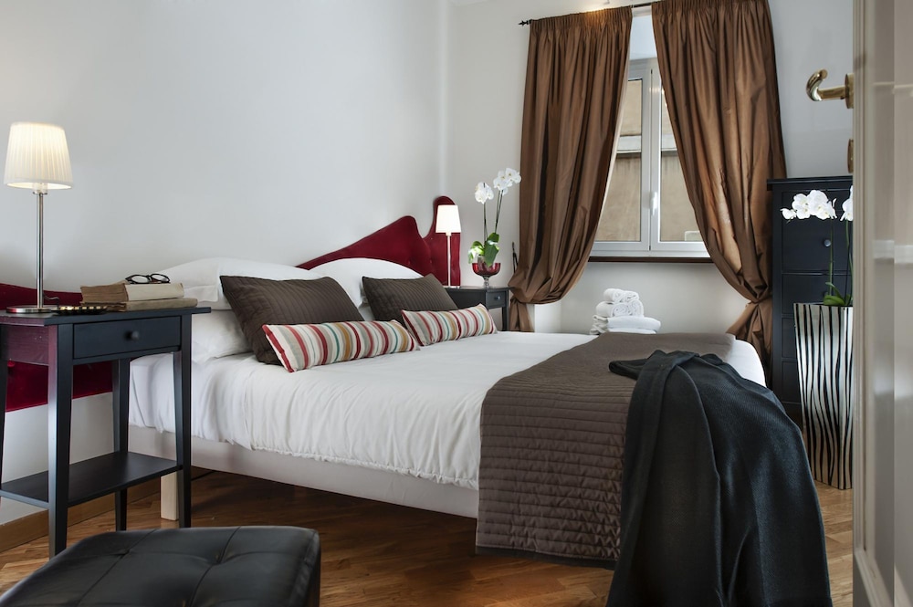 Corso in Roma With 3 Bedrooms and 3 Bathrooms