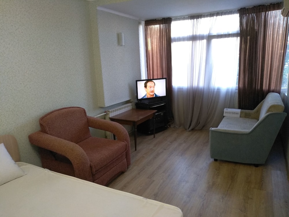 Apartment on Krymskaya 36 Green Area 9