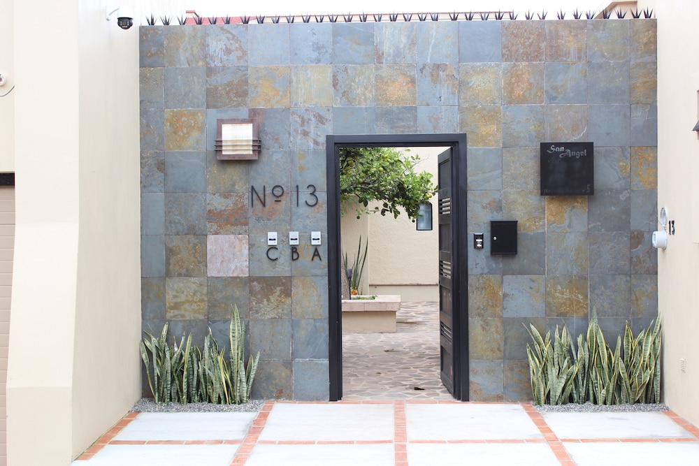 Large Modern Ajijic 1 King Bdrm Home -walk To Everything -gym -pickleball Court