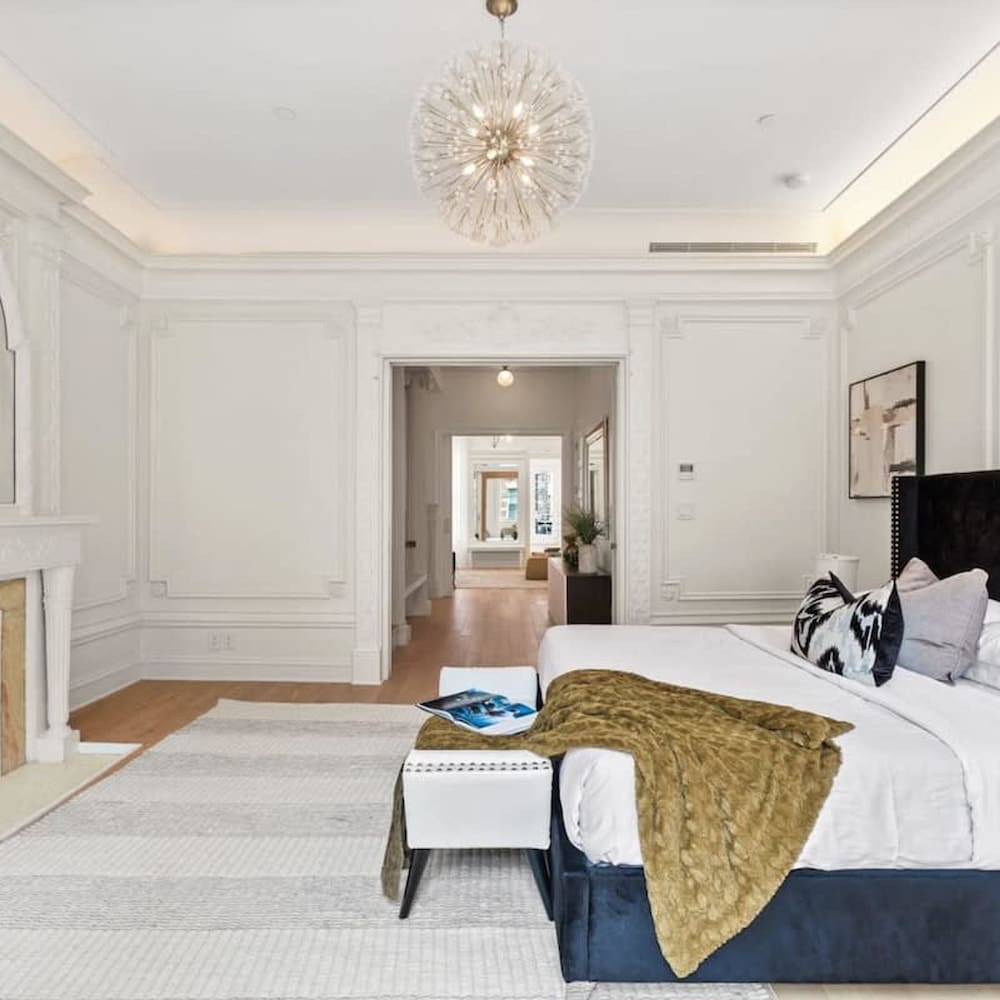 Riverside by Rove Travel 7BR Modern Townhouse