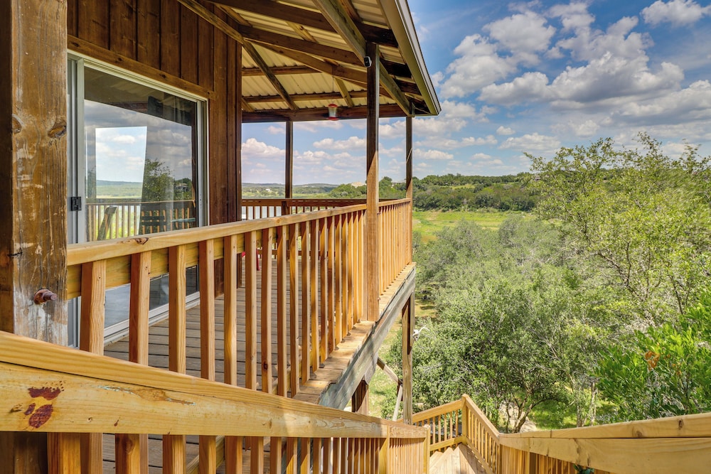 Waterfront Spicewood Home: Deck, Fire Pit Grill - Property Image 11