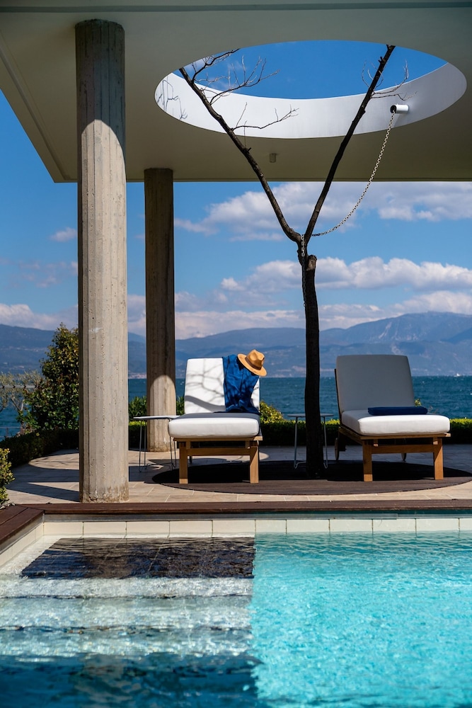 Lefkon Villa With Pool by the Sea - N Peloponnese