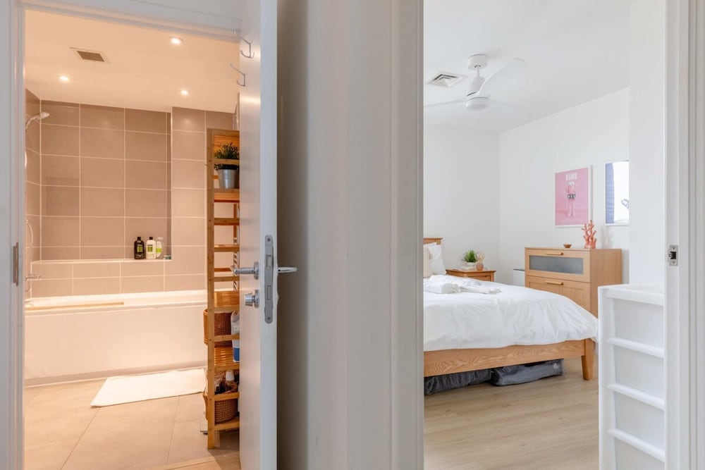 Funky 1BD High-rise Flat W/city Views, Angel!