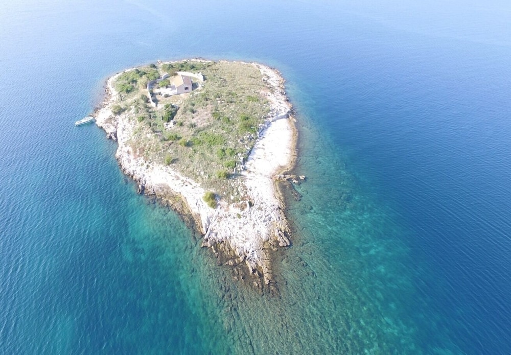 Mari - Whole Island for you - H view 4