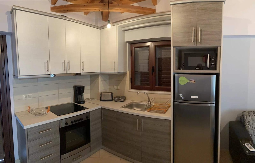 Villa Orestis - Stoupa Seaview Gem