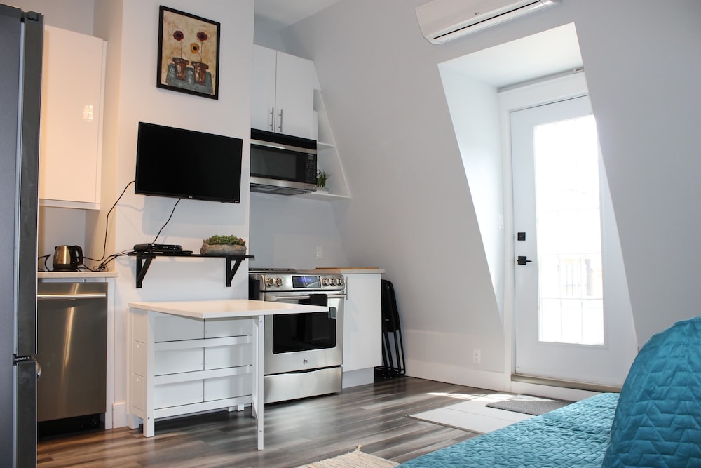 WOW Luxury Suites - Halifax Downtown - Image 2