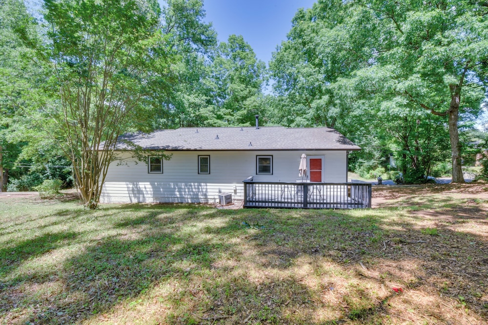 Athens Home w/ Deck - Near Sanford Stadium! view 5