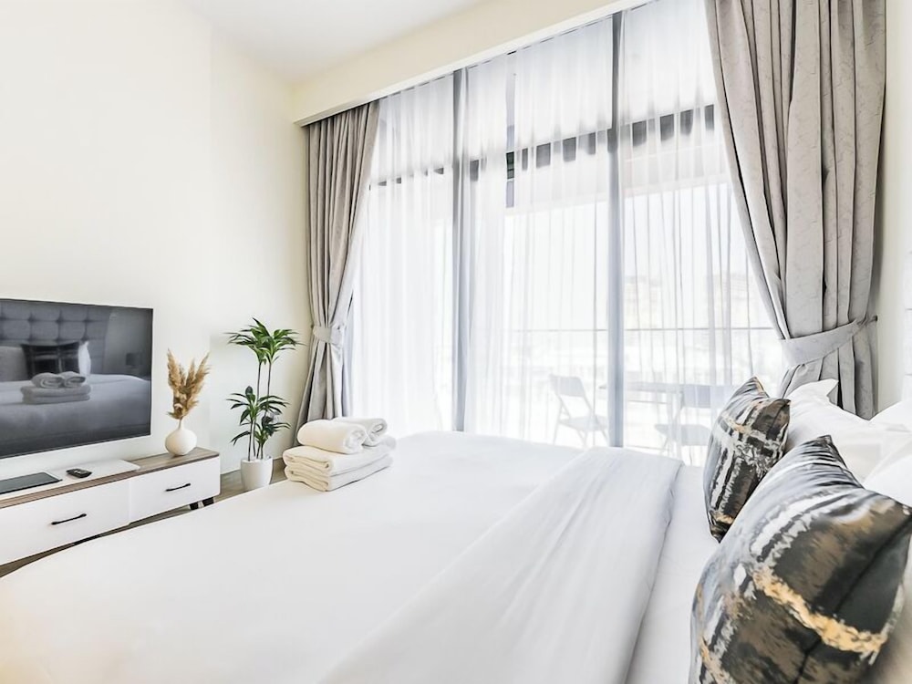 Opera Grand | Balcony & Fountain View, Near Burj