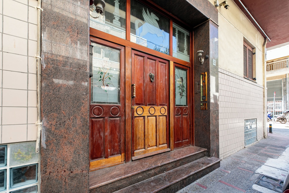 Anatoli - Athenian 2-BR Apartment in Athens