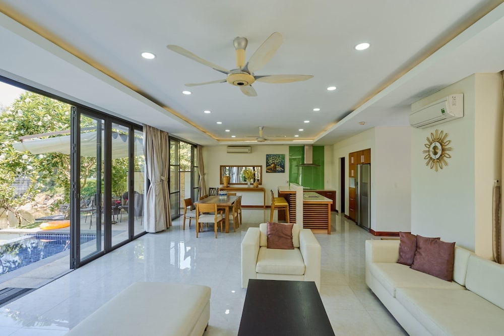 Ocean Villas Beach Resort