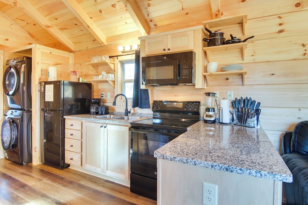 Sweet Thang: Romantic Blue Ridge Mtns Getaway