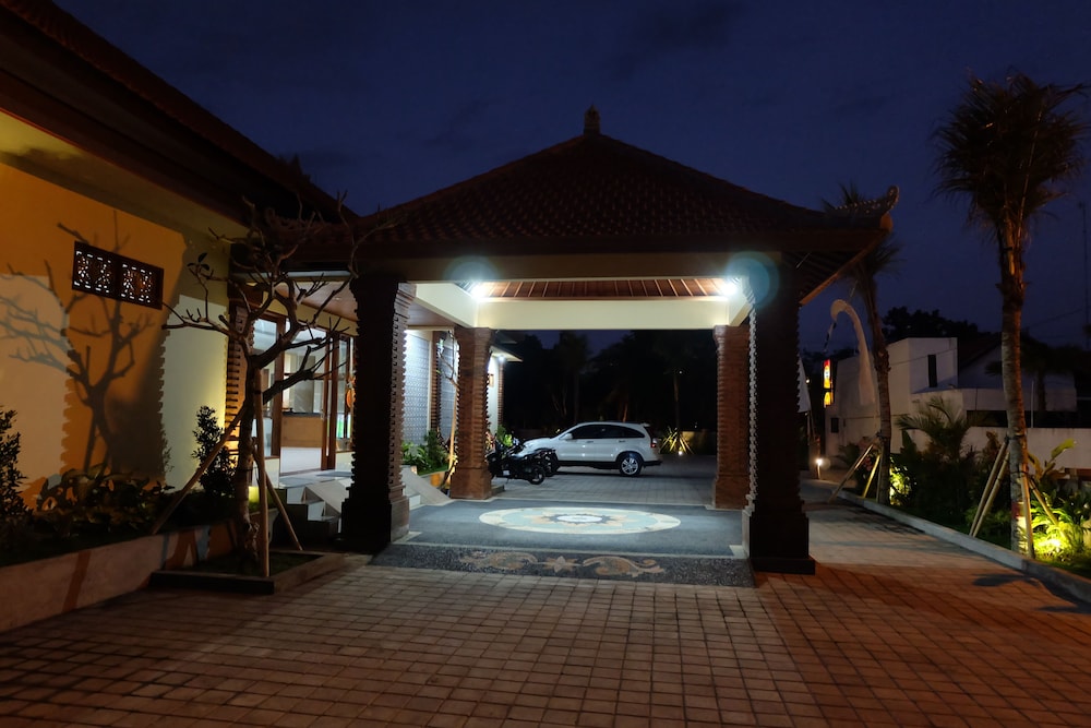 Tom's Inn Pecatu