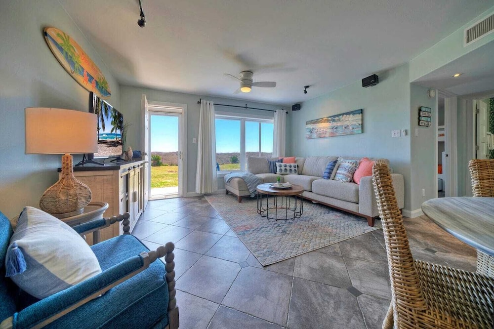 Sleeps 22 3 Condos in Beachfront Complex w/ Pool, Pickleball Island Retreat