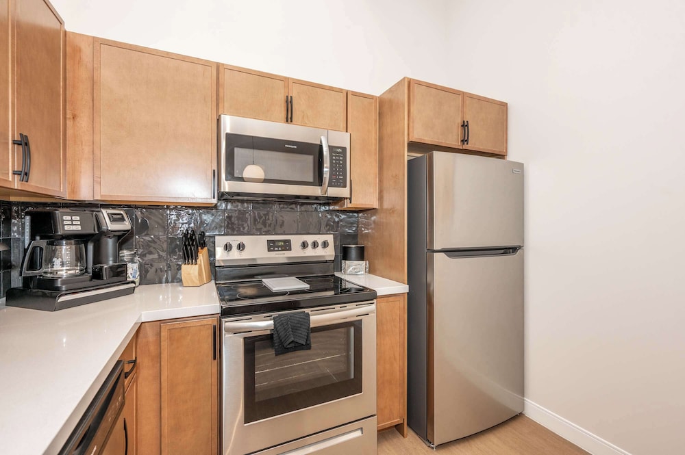 The 333 Suites 303 Suite for 6