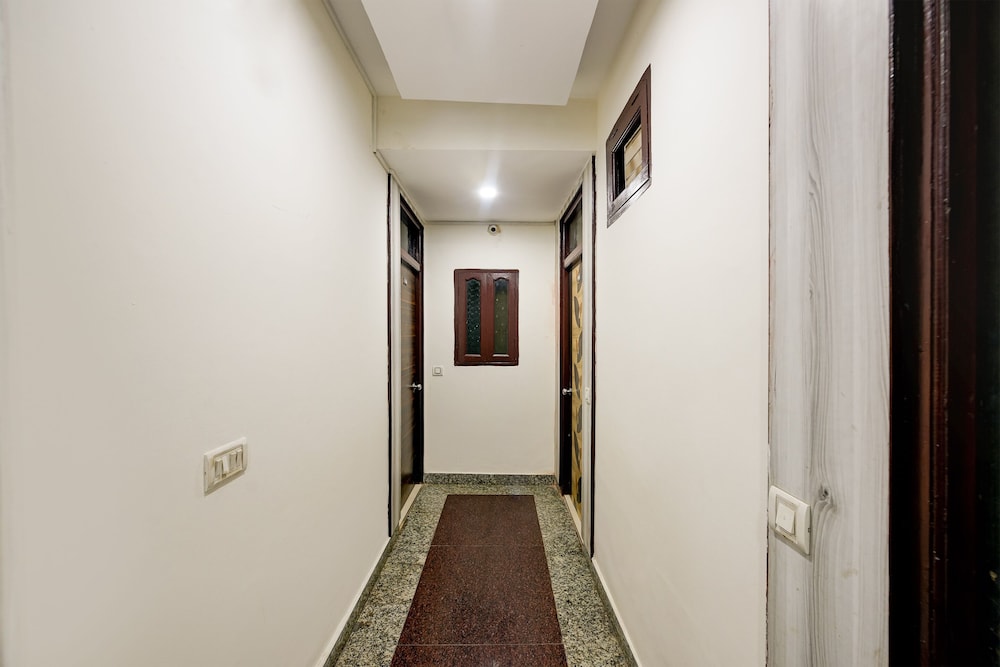 Hotel Lookout Stay Delhi IGI Airport