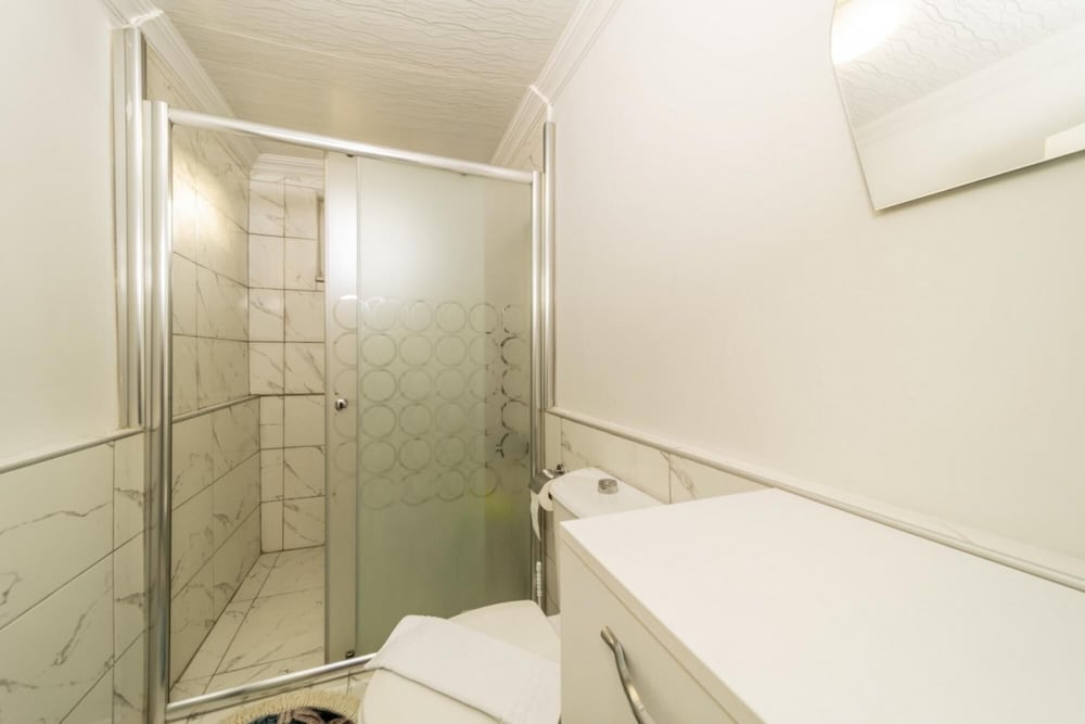 Villa With Private Pool Near Airport in Muratpasa