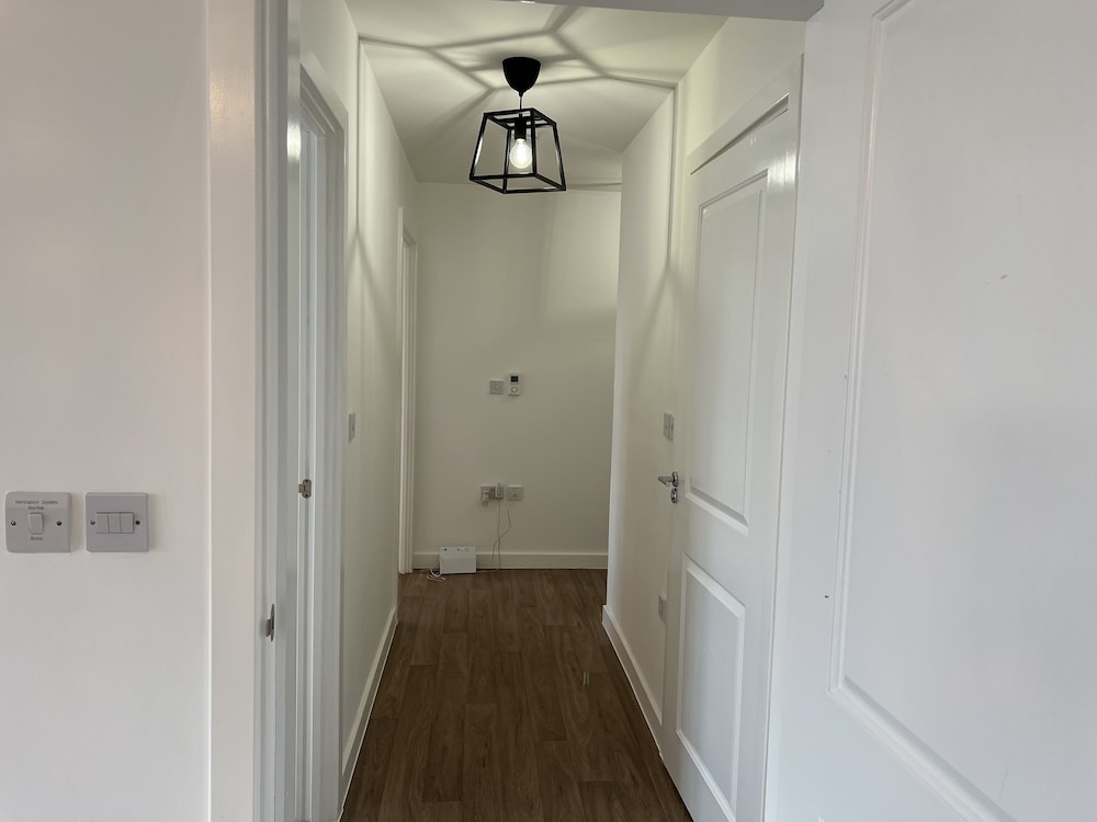 Mordern Retro 2 Bedroom Apartment