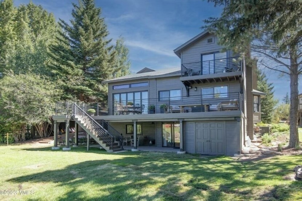 120 Old County 4 Bedroom Home by RedAwning view 5