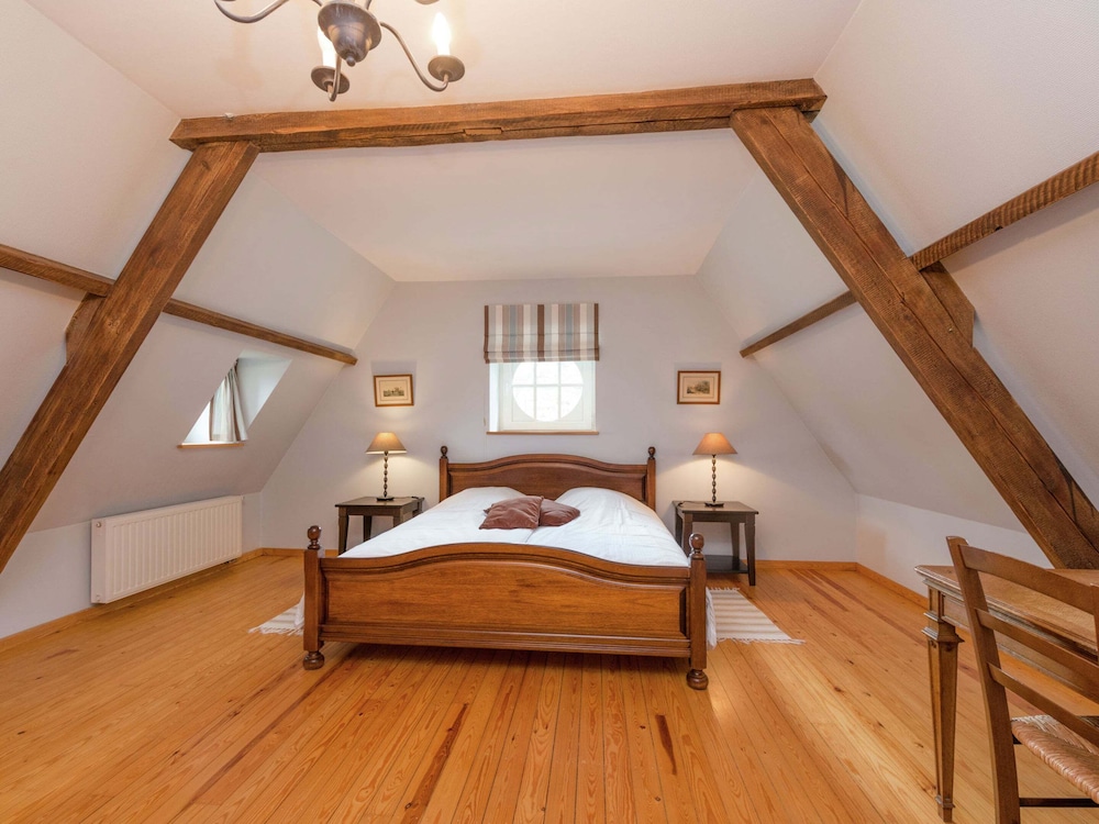 Le Hameau du Chateau - Elegance and Serenity view 4