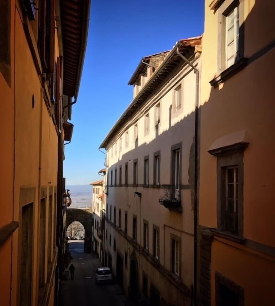 Hotel Sabrina - Image 1