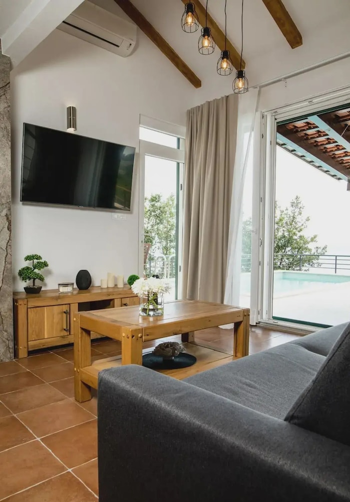 Villa Maslina Nearby Split - Crovillas
