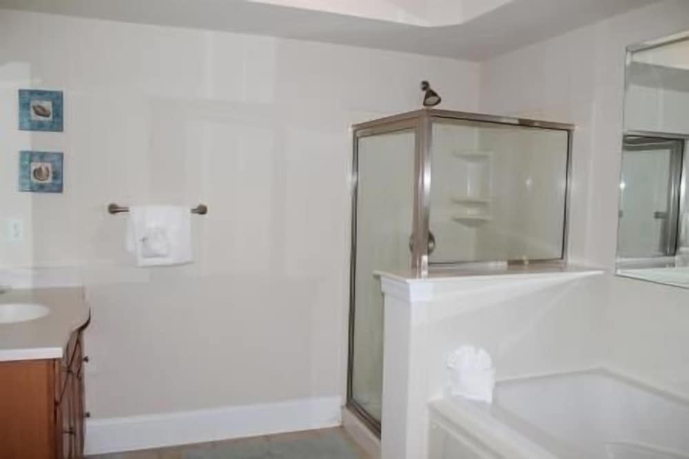 1012 Edgewater