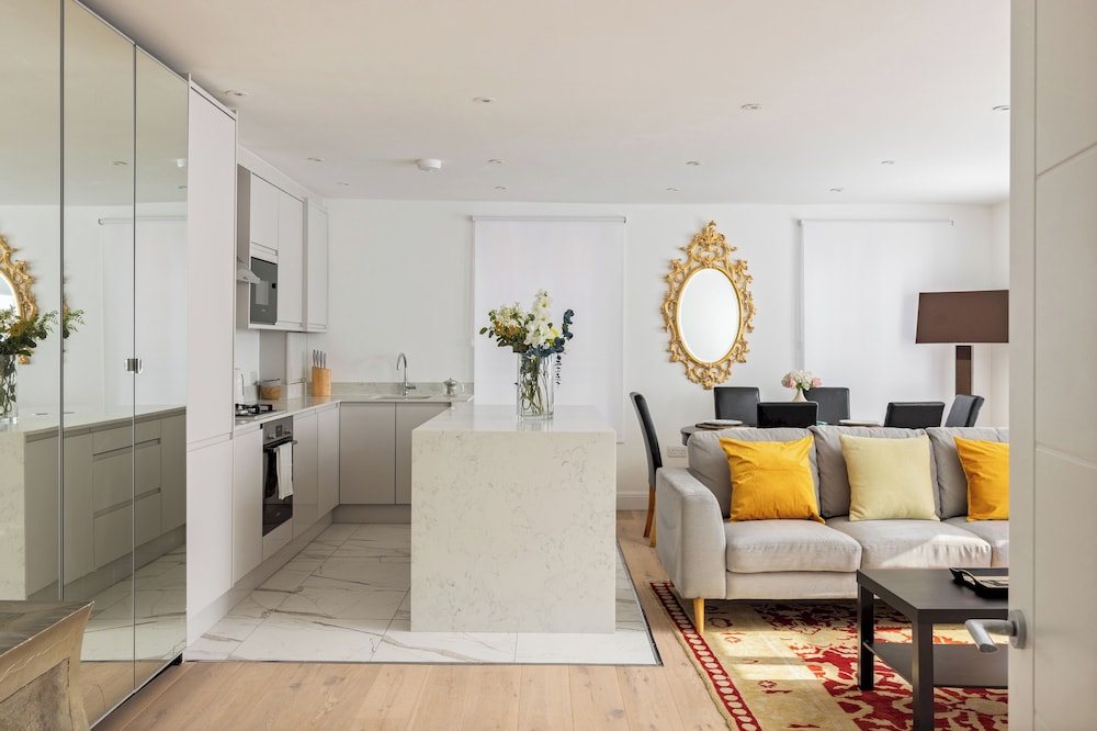 Picktheplace Kensington Lux Apartments IV