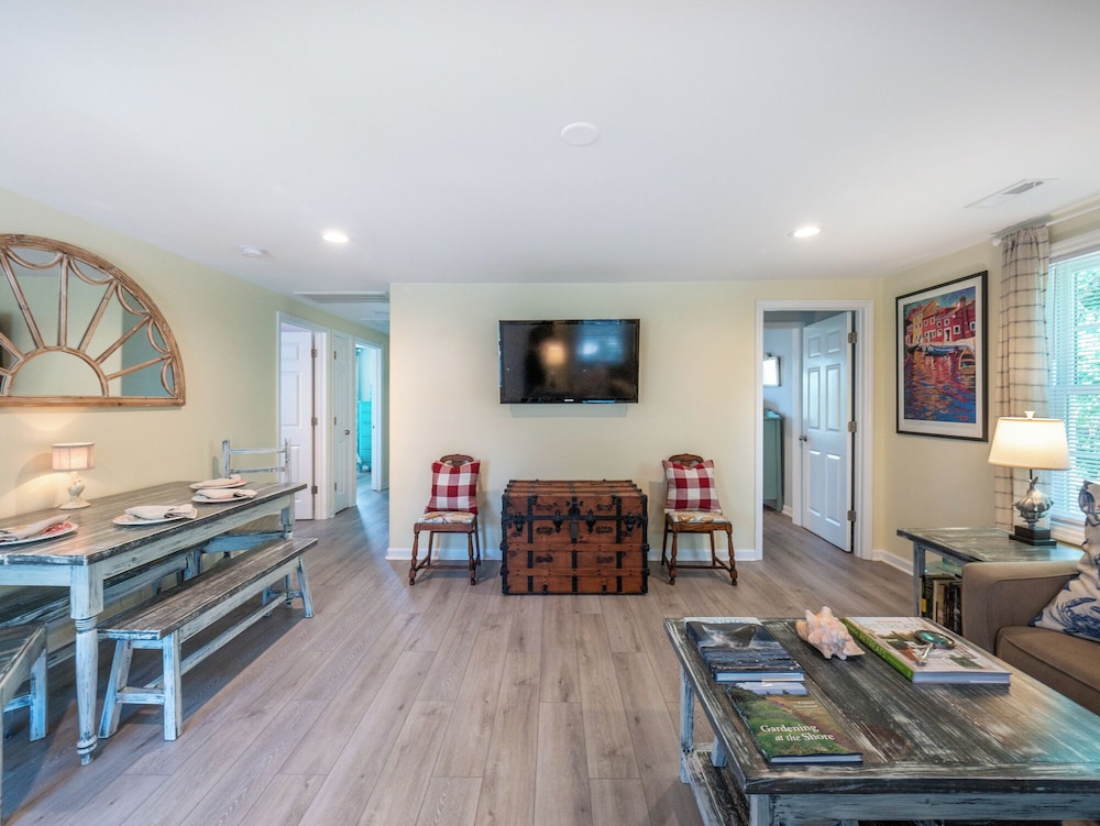 Ankers Away by Topsail Realty
