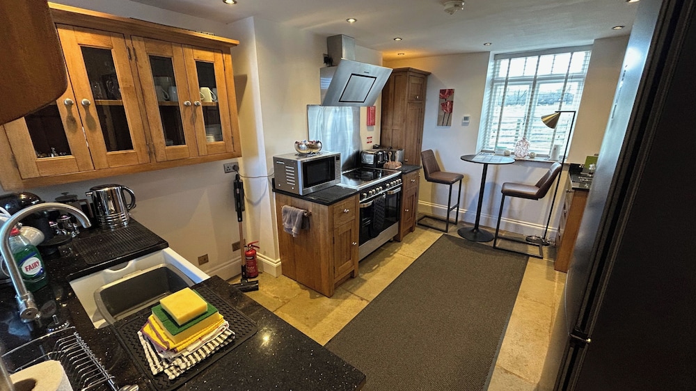 4 Bed Farmhouse Alton Tower Xmas Market Chatsworth