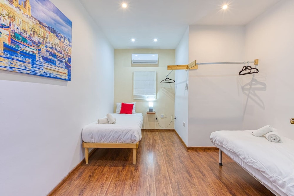 Benny s Seaside Escape Sliema