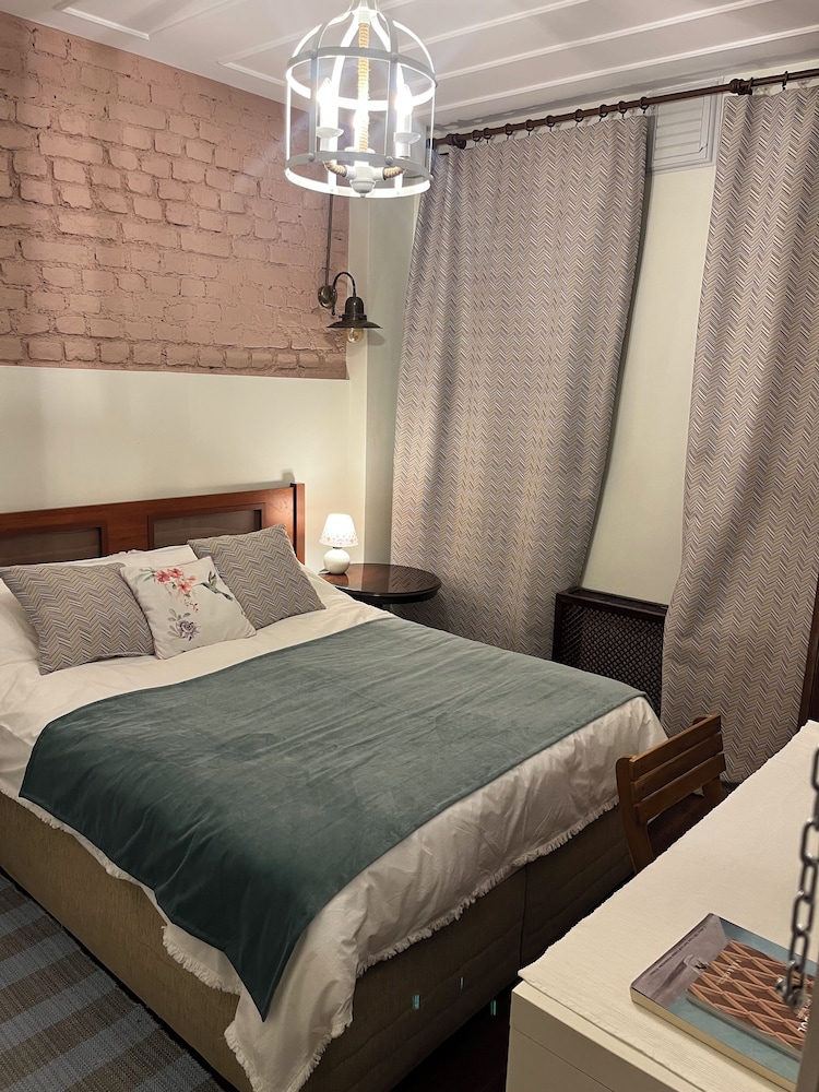 Levant Pension de Luxe