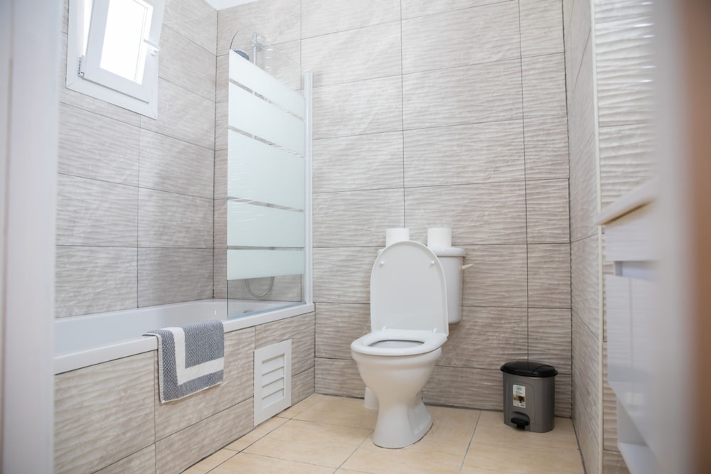 Valentina Apartments Central Paphos Beach Stay 2