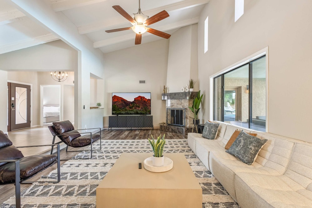 Scottsdale Clubhouse With Pool and Basketball