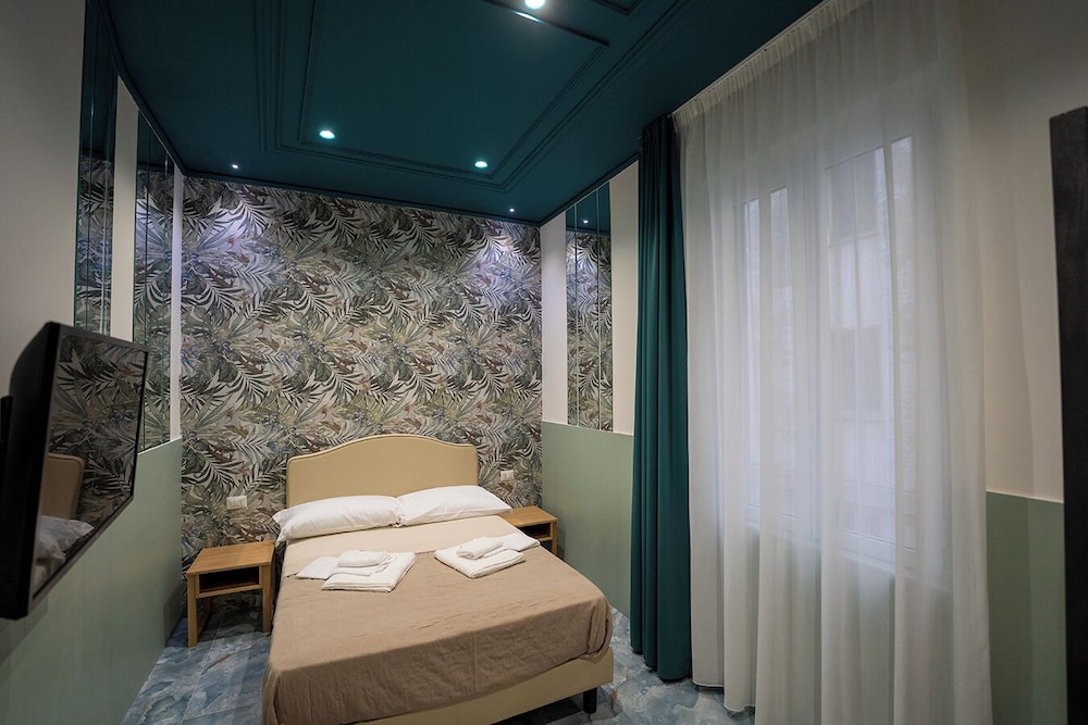 H.R. BOUTIQUE PORTO NAPOLI CENTRO by ClaPa Group Dislocated Hospitality