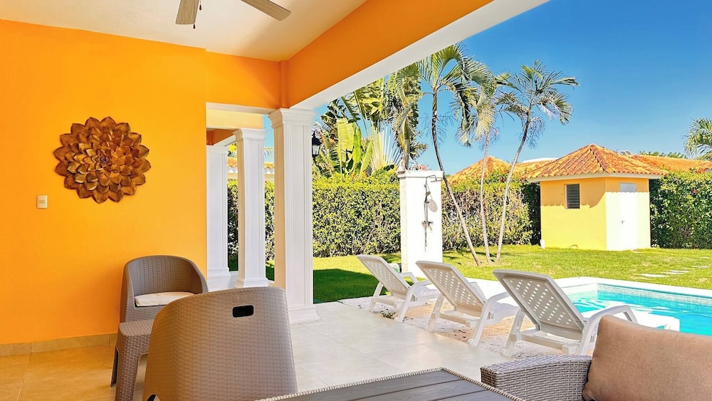 Villa With Pool in Santa Fe