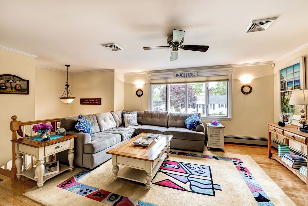 Charming East Falmouth Home: Walk to Private Beach