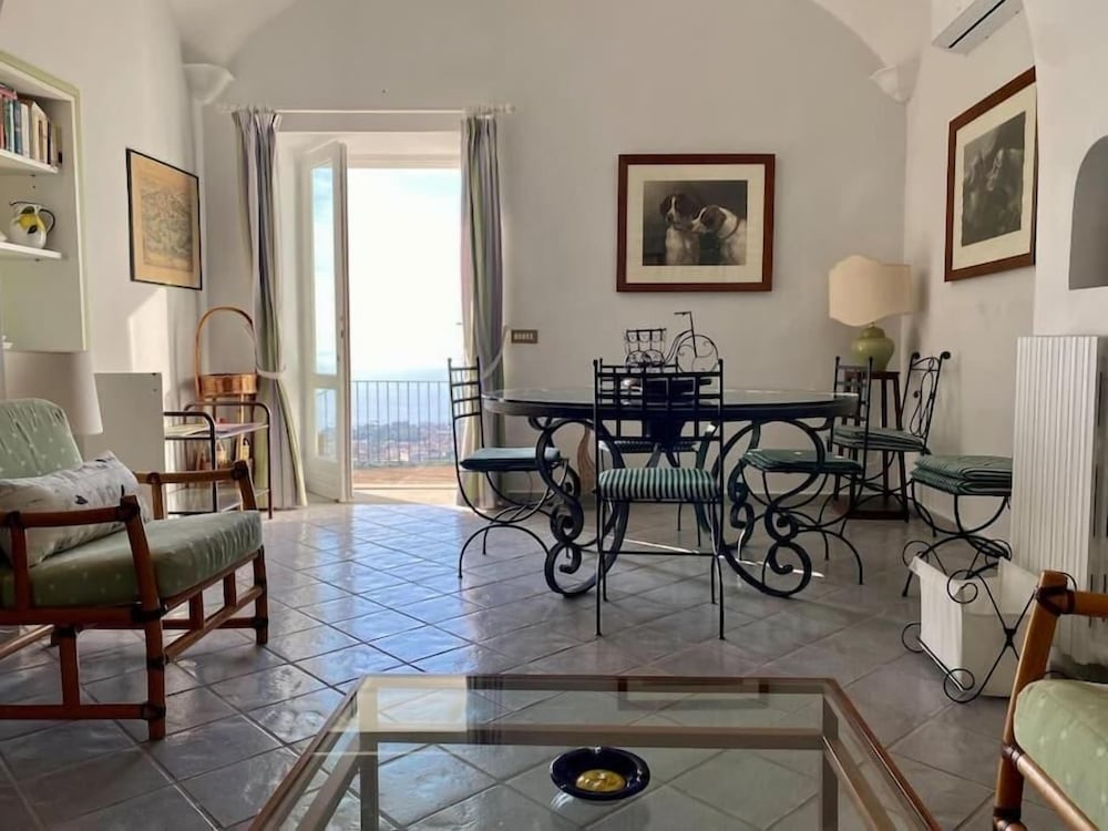 Charming Location Between Positano and Sorrento