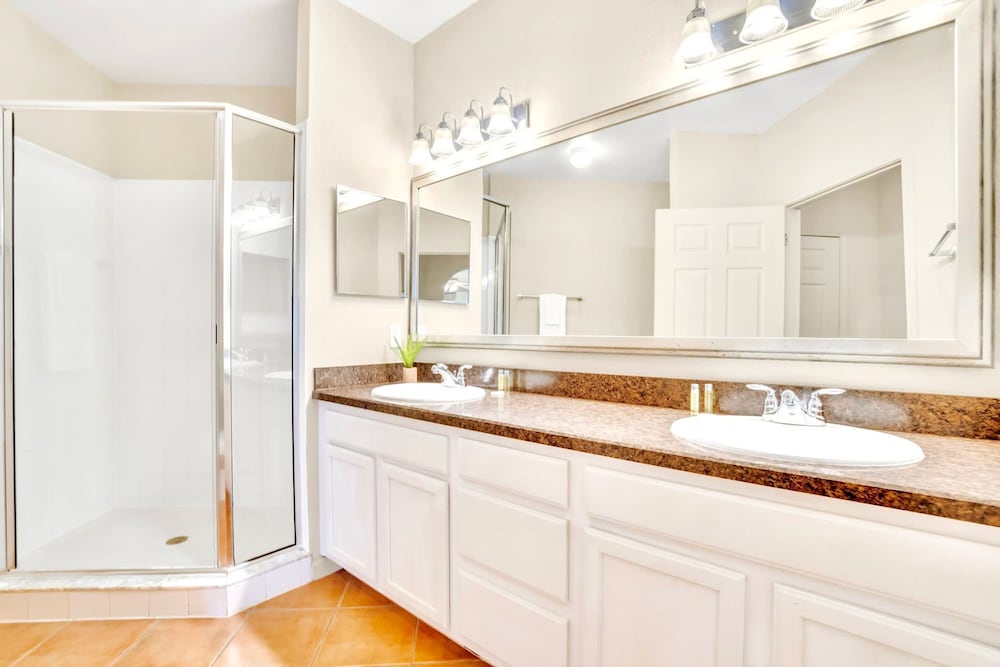3BR Condo - Pool Hot Tub Sauna - Near Disney
