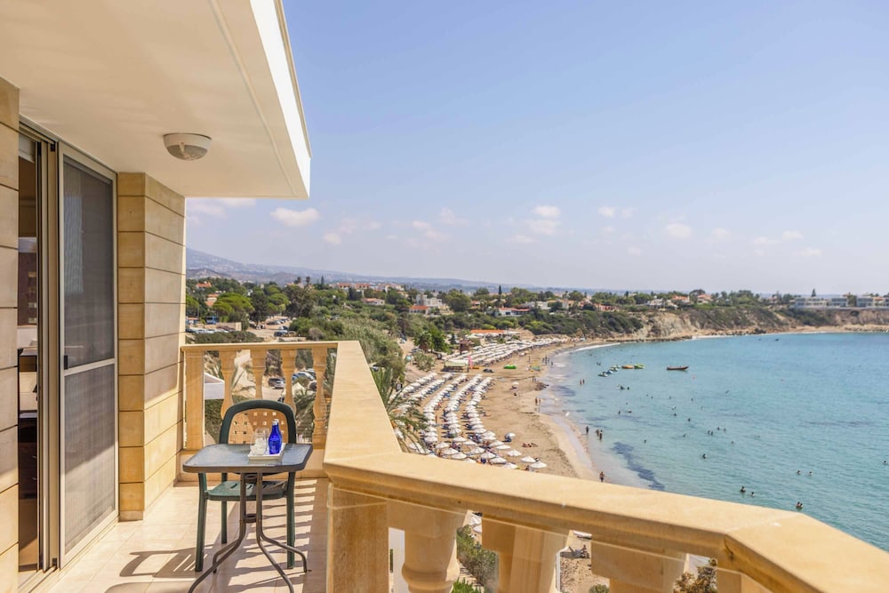 Katina Beach Villa