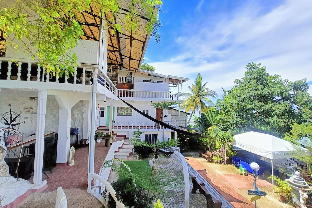 Marcnel Bayside Resort powered by Cocotel