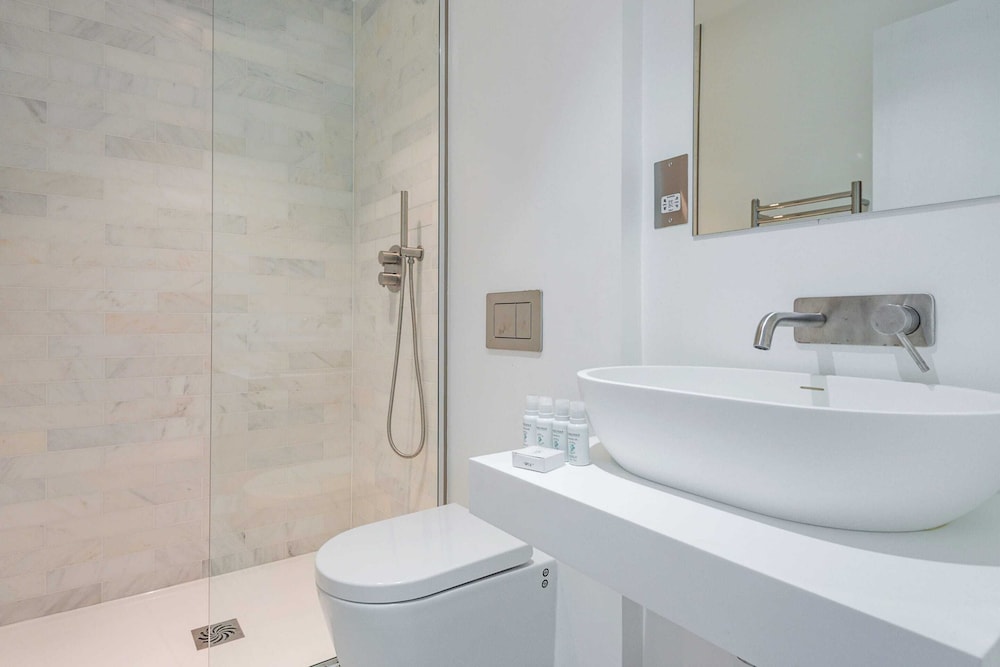 Lillie Road Residence B