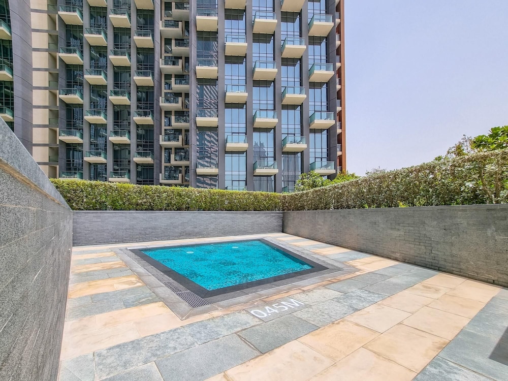 DXB - The Atria Residences - 1404 - DT