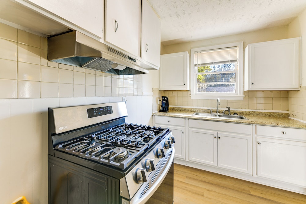 1 Mi to Chattahoochee Riverwalk: Cozy Home Base